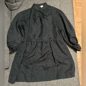 H&M-slightly used black dress-women size XS-Checkered fabric, black slip under